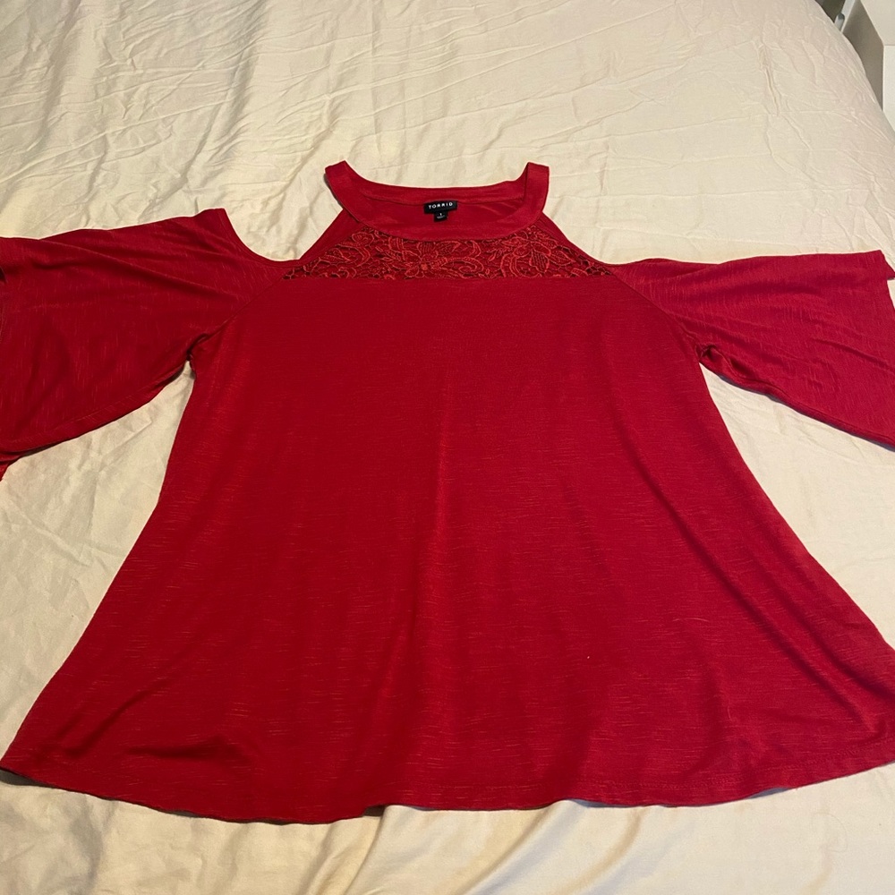 Torrid red cold shoulder goddess top Size 1 EUC!
